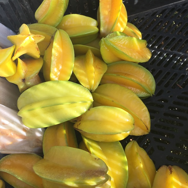 Taiwanese Star Fruit Information, Recipes and Facts