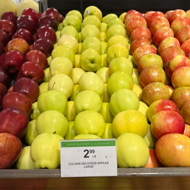 Golden Delicious Apples  Hy-Vee Aisles Online Grocery Shopping