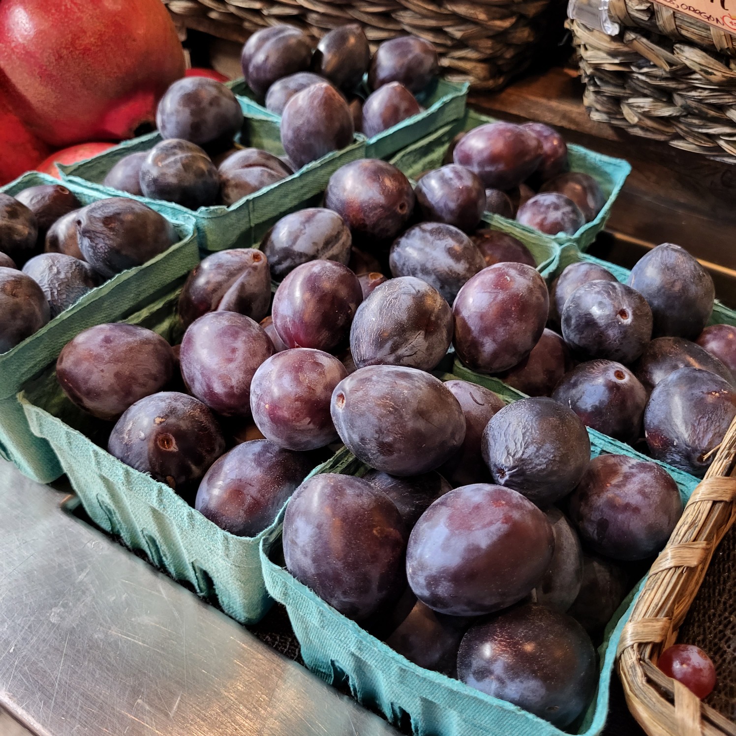 Italian Prune Plums Information and Facts