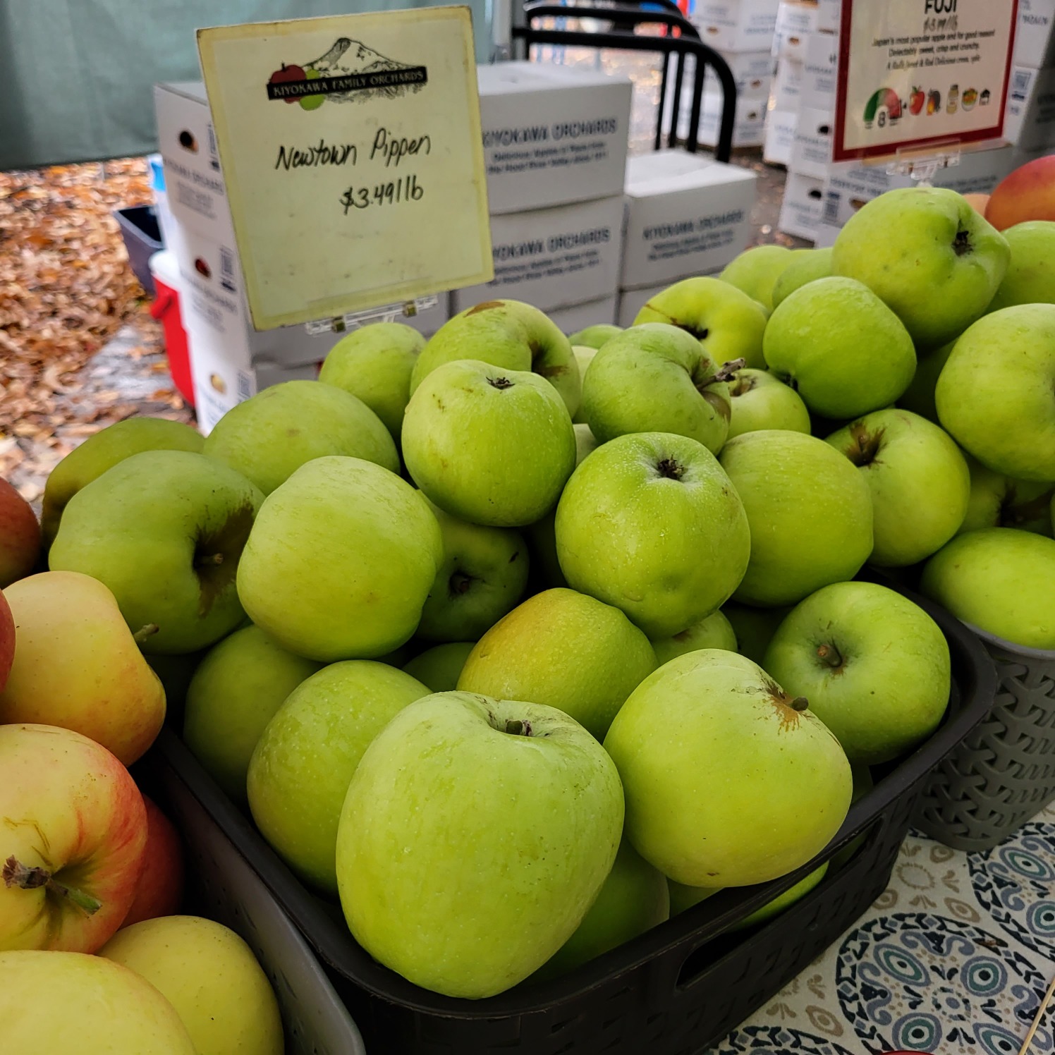 Castle Rock Orchards - SweeTango